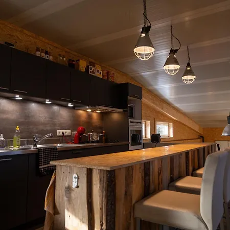 La Croisee Des Chemins Hostel